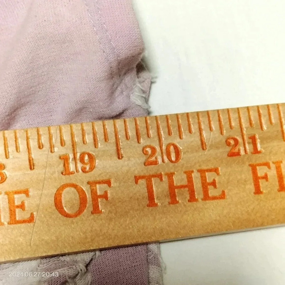 Loft Lavender & White Floral Top size Medium Ruffle Back Hem Feminine Cotton - Picture 6 of 7